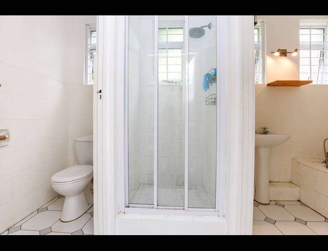 2.5 BEDROOM APARTMENT FOR SALE IN GLENWOOD
